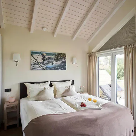 Semesterbostad Luxuswellnesshaus Strandhus