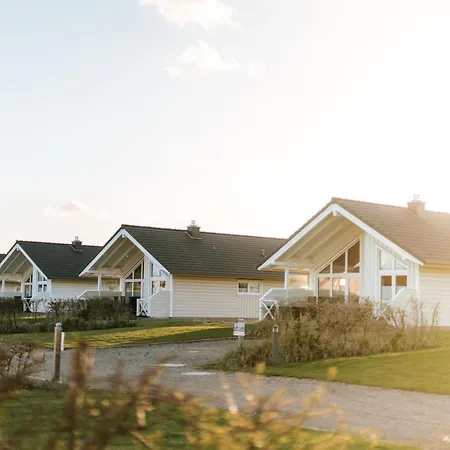 Luxuswellnesshaus Strandhus Dom wakacyjny *