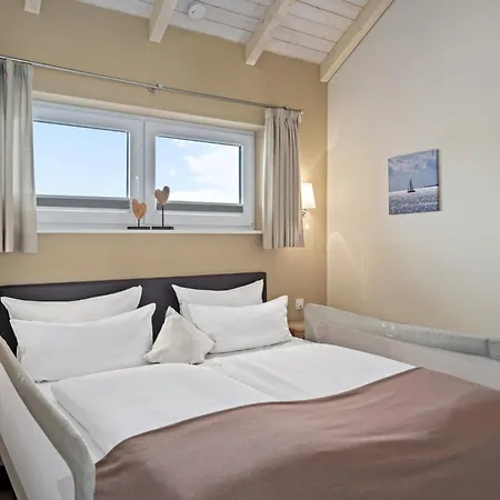 Holiday home Luxuswellnesshaus Strandhus *